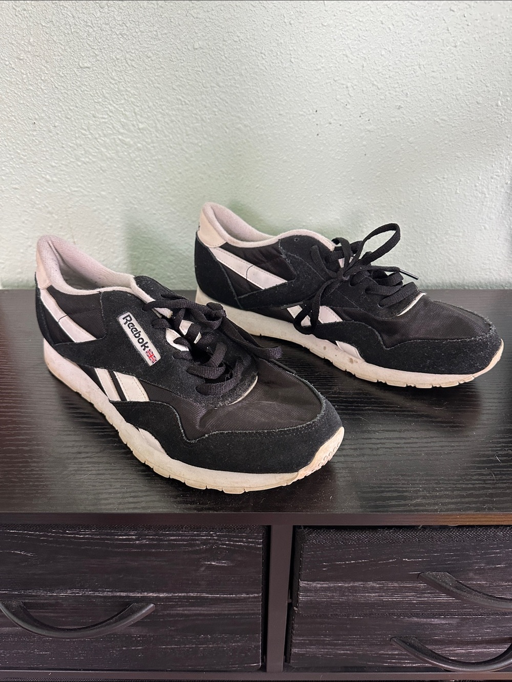 Reebok Men’s Black and White Low-Top Sneakers